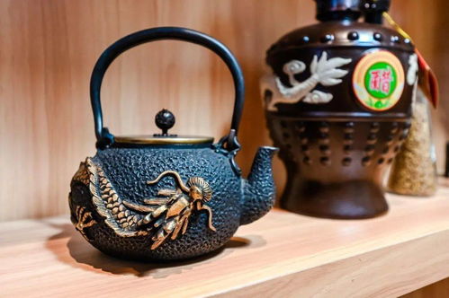 致力制作健康綠色的農(nóng)副產(chǎn)品與增合味工藝美術(shù)品及禮儀用品制造